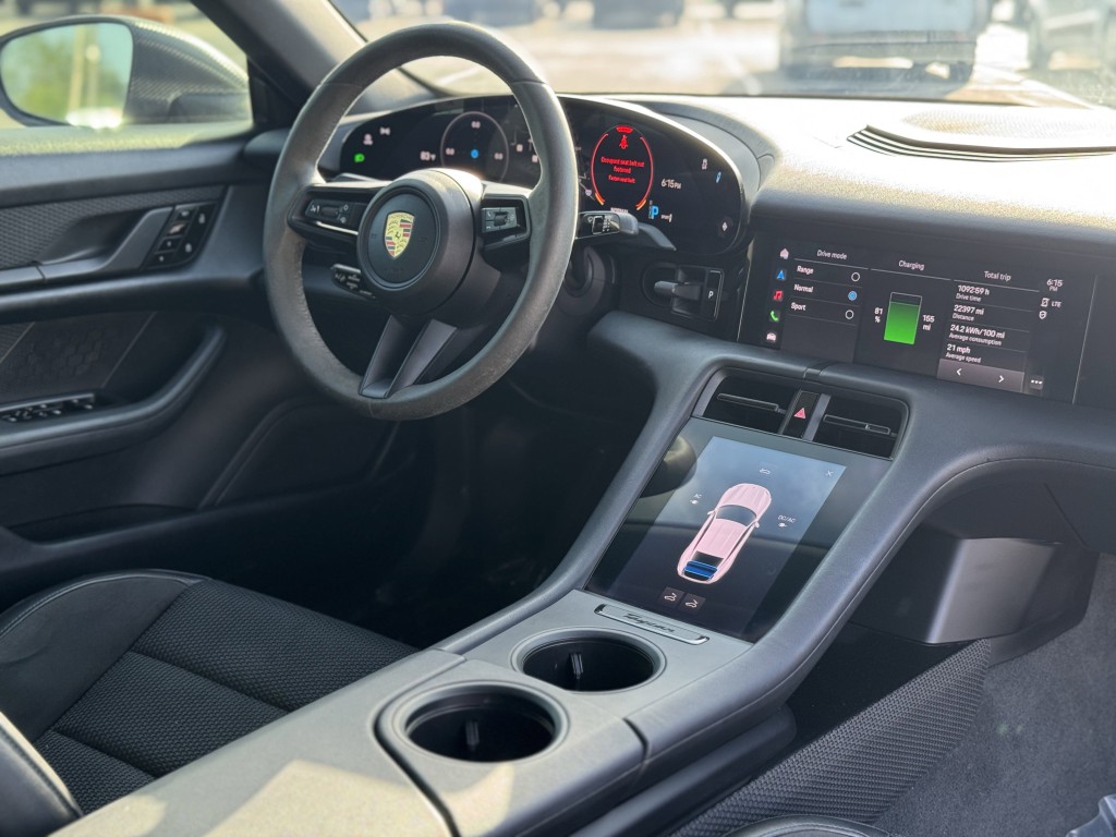 2021 Porsche Taycan Image 16