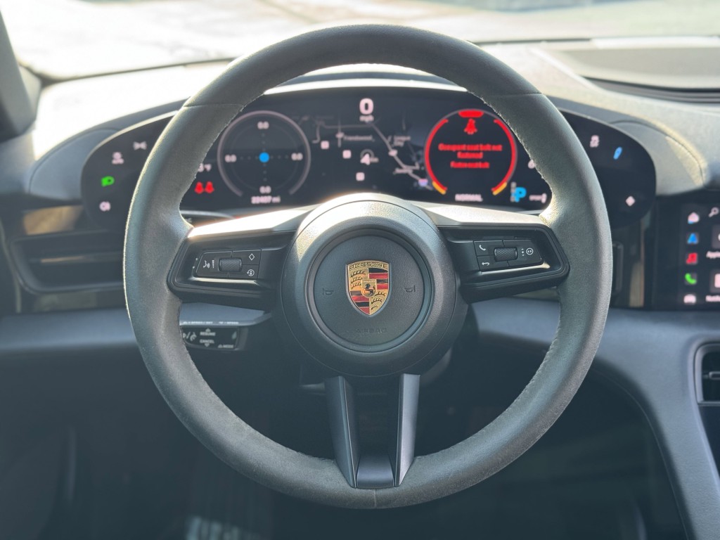 2021 Porsche Taycan Image 18