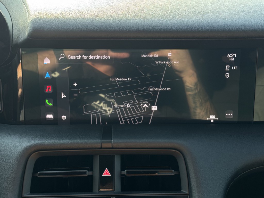 2021 Porsche Taycan Image 26