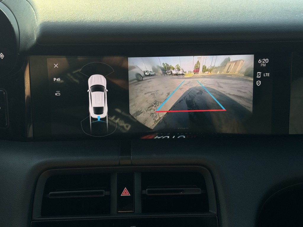 2021 Porsche Taycan Image 27