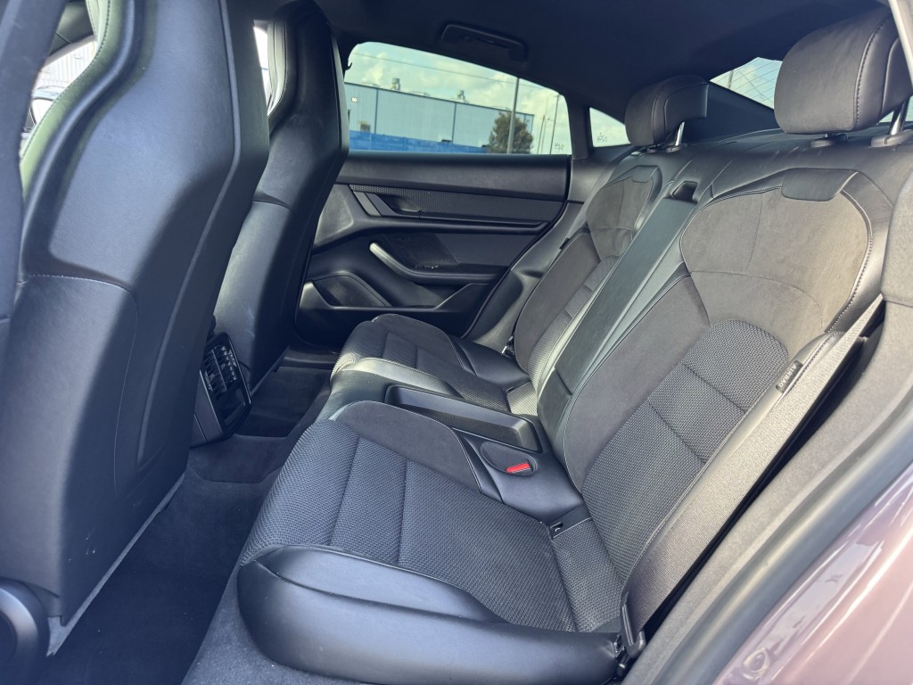 2021 Porsche Taycan Image 33