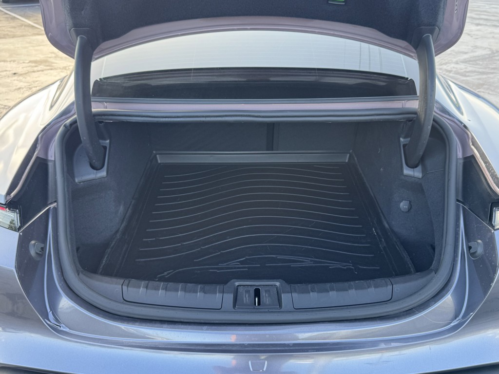2021 Porsche Taycan Image 34