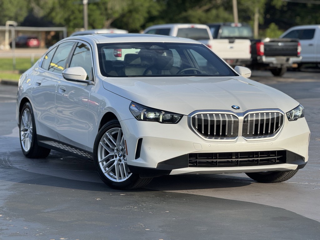 2025 BMW 5 Series Image 5