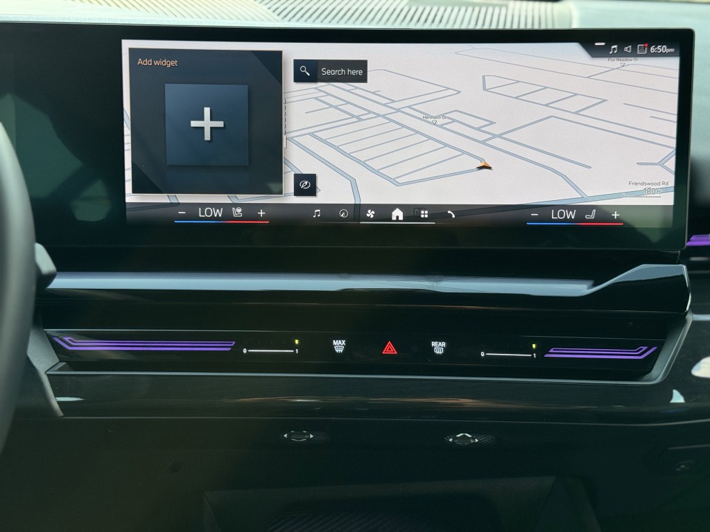 2025 BMW 5 Series Image 22