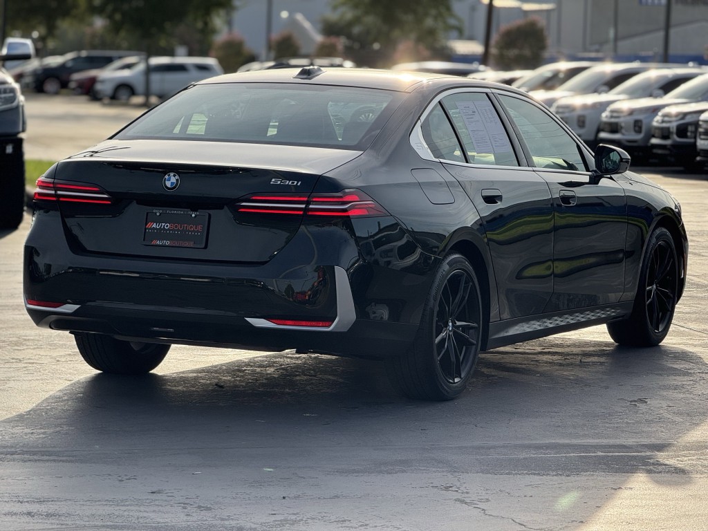 2025 BMW 5 Series Image 10