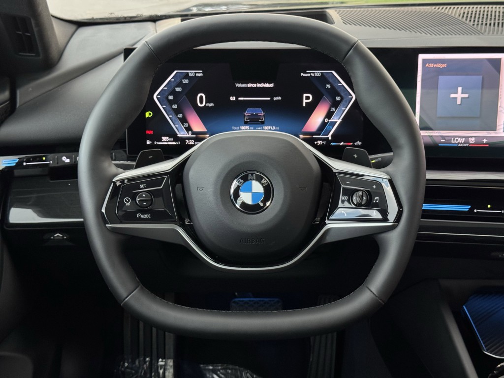 2025 BMW 5 Series Image 17