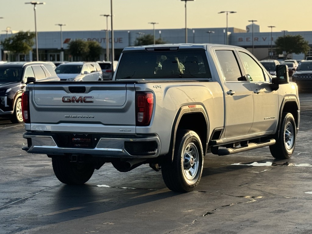 2023 GMC Sierra 2500 Image 10