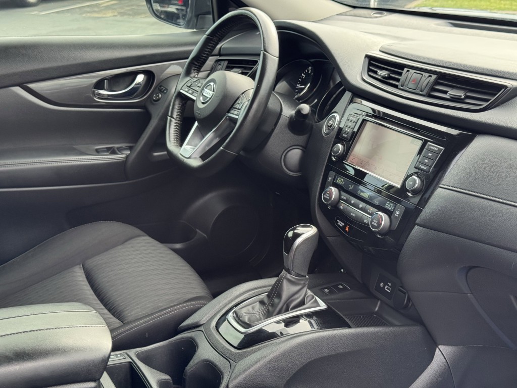 2019 Nissan Rogue Image 12