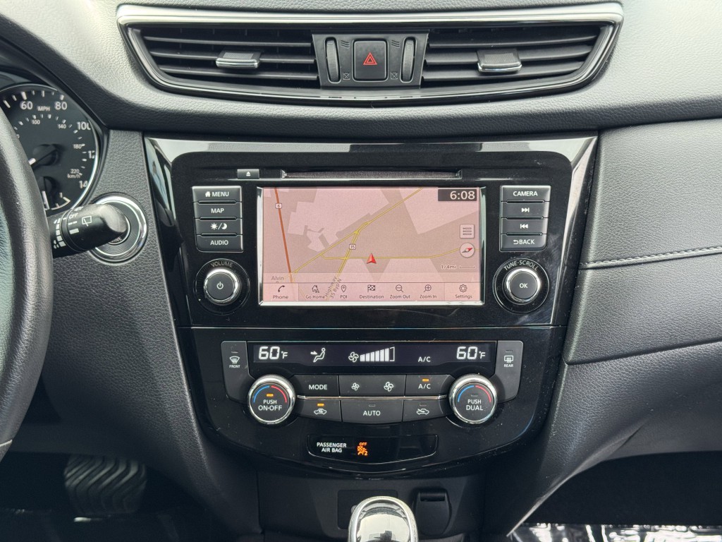 2019 Nissan Rogue Image 16