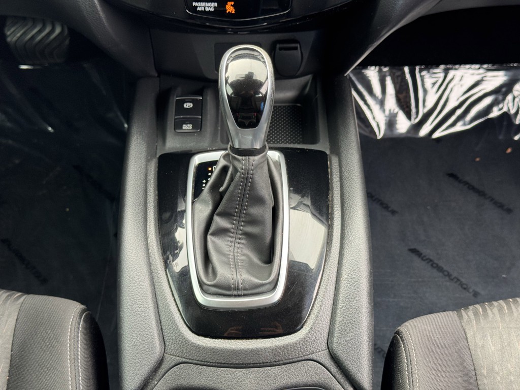 2019 Nissan Rogue Image 18