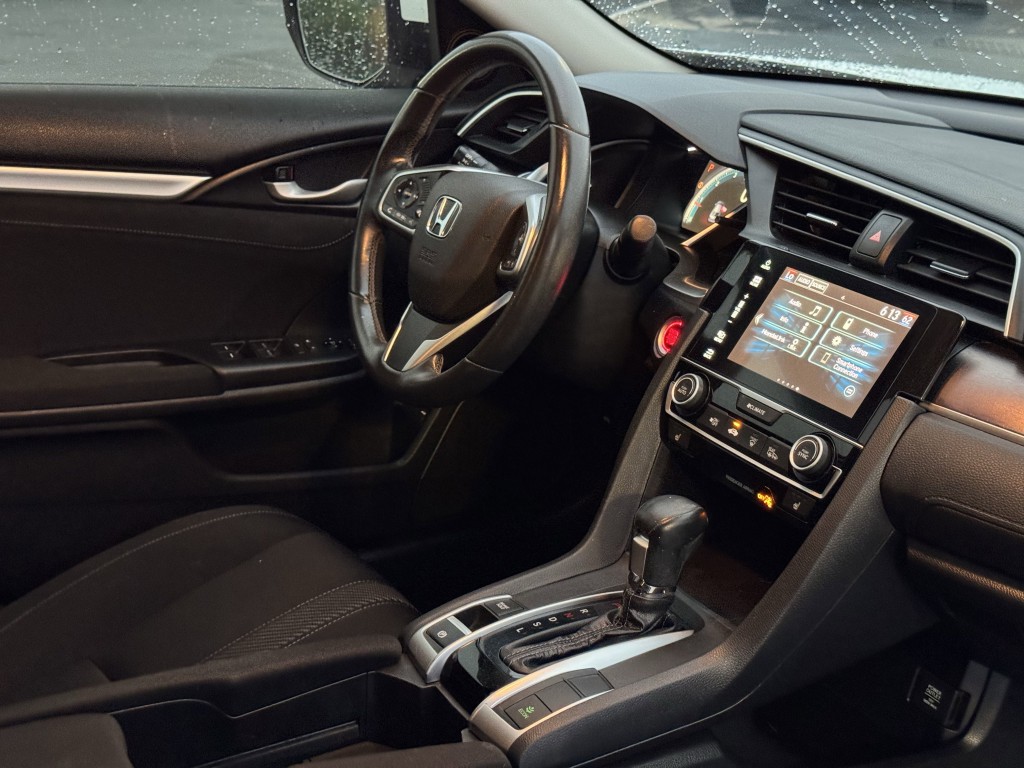 2018 Honda Civic Image 13