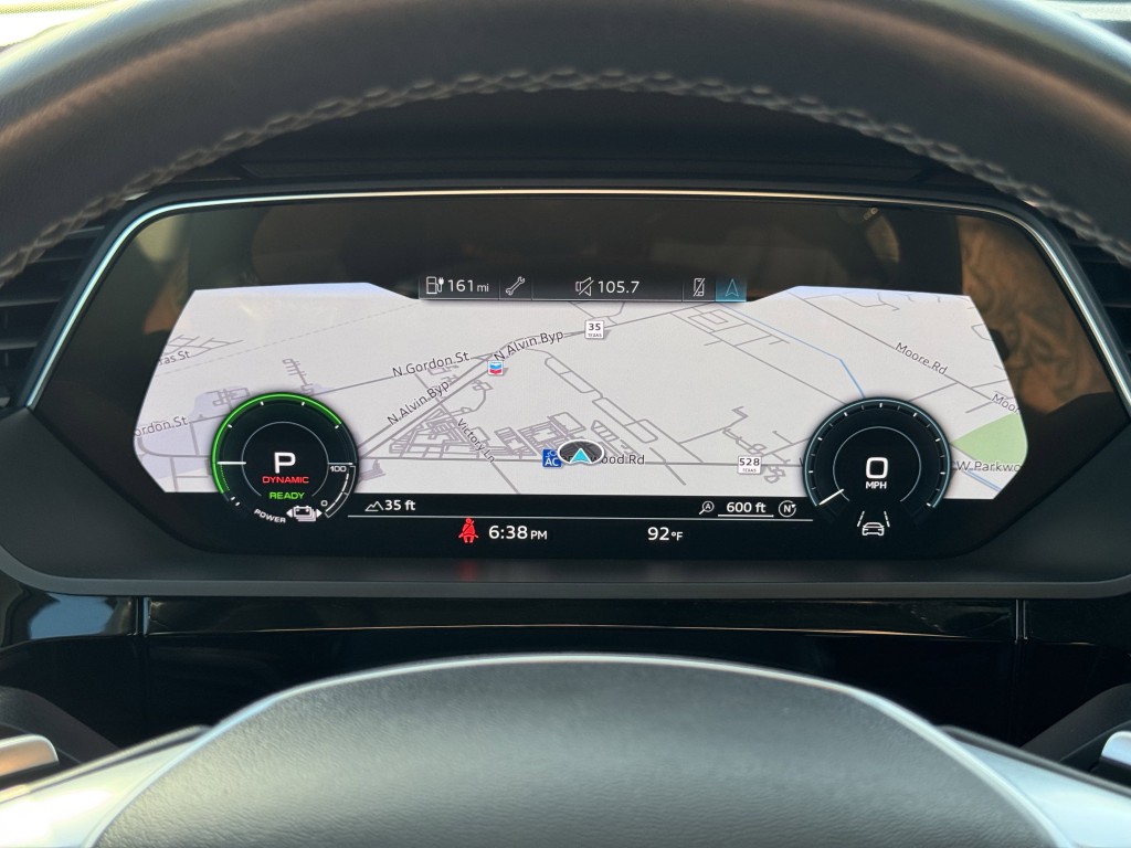 2022 Audi e-tron Image 18