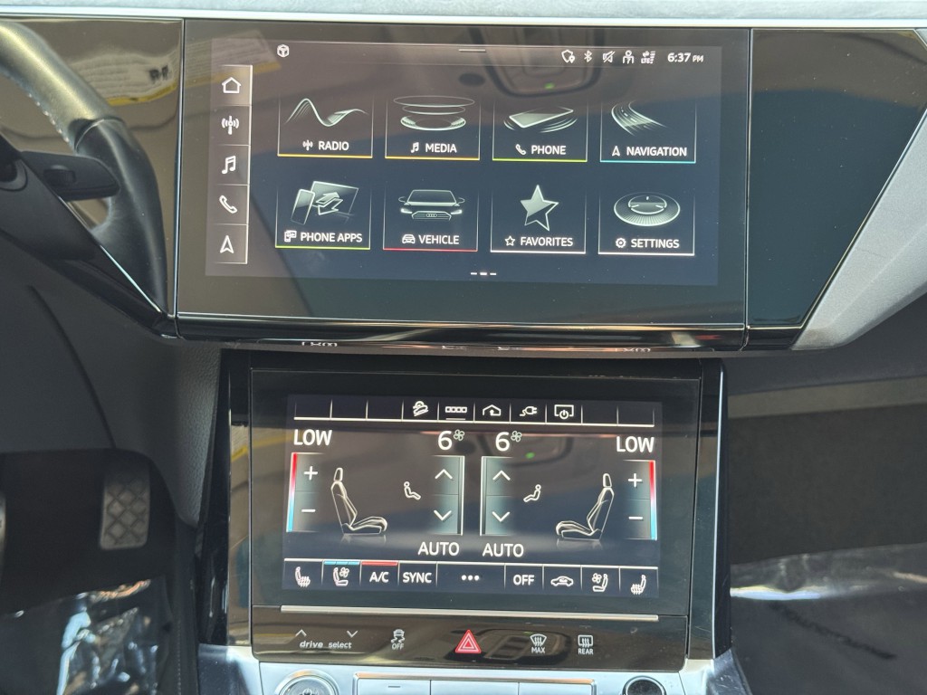 2022 Audi e-tron Image 19
