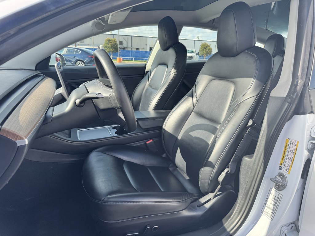 2021 Tesla Model 3 Image 18