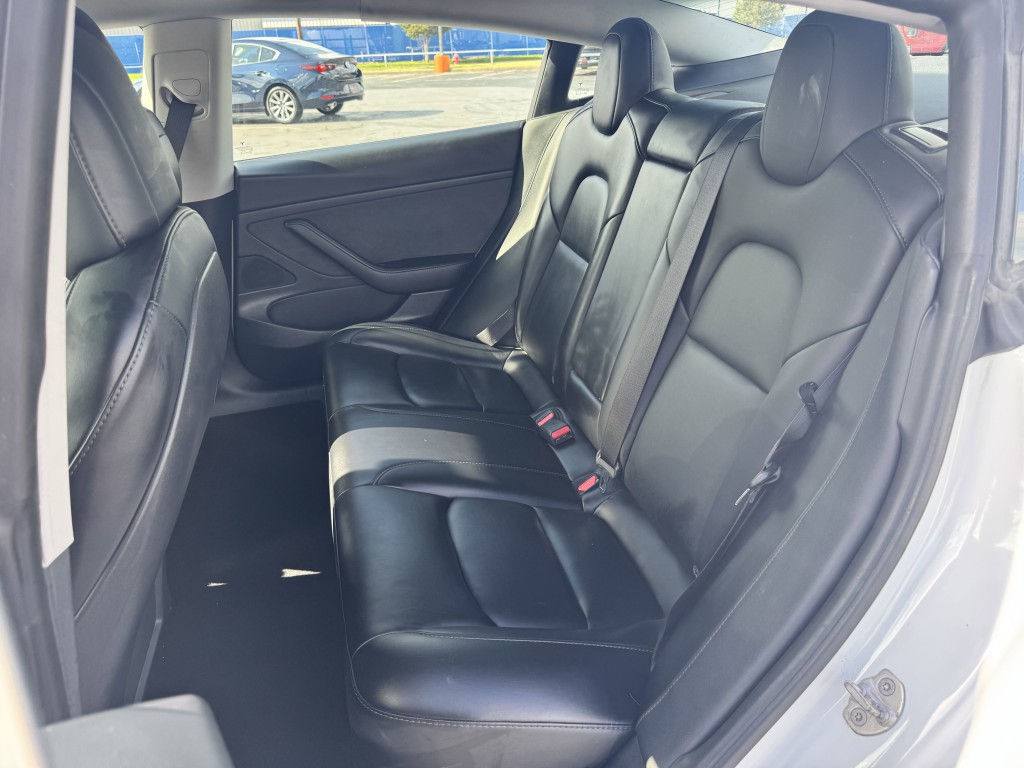 2021 Tesla Model 3 Image 21