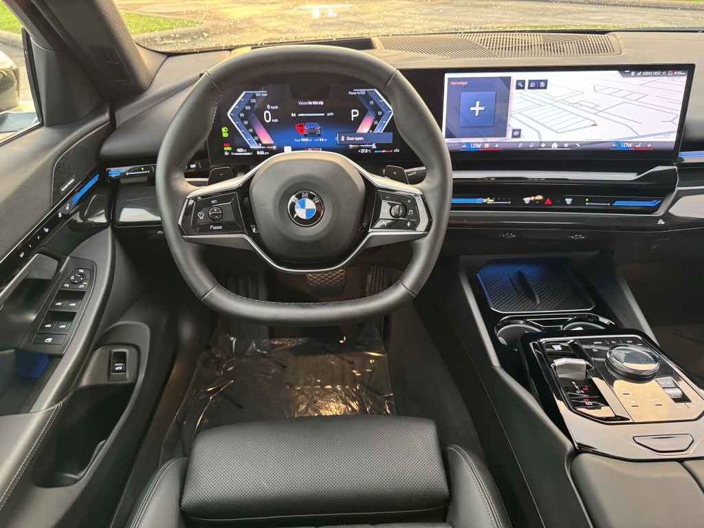 2025 BMW 5 Series Image 16