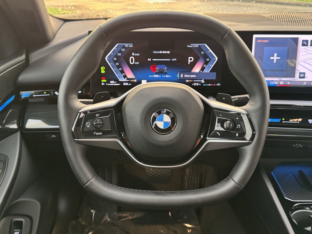 2025 BMW 5 Series Image 17