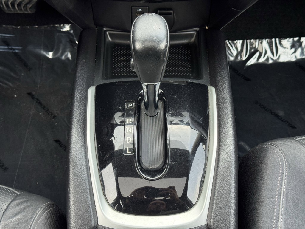2015 Nissan Rogue Image 21