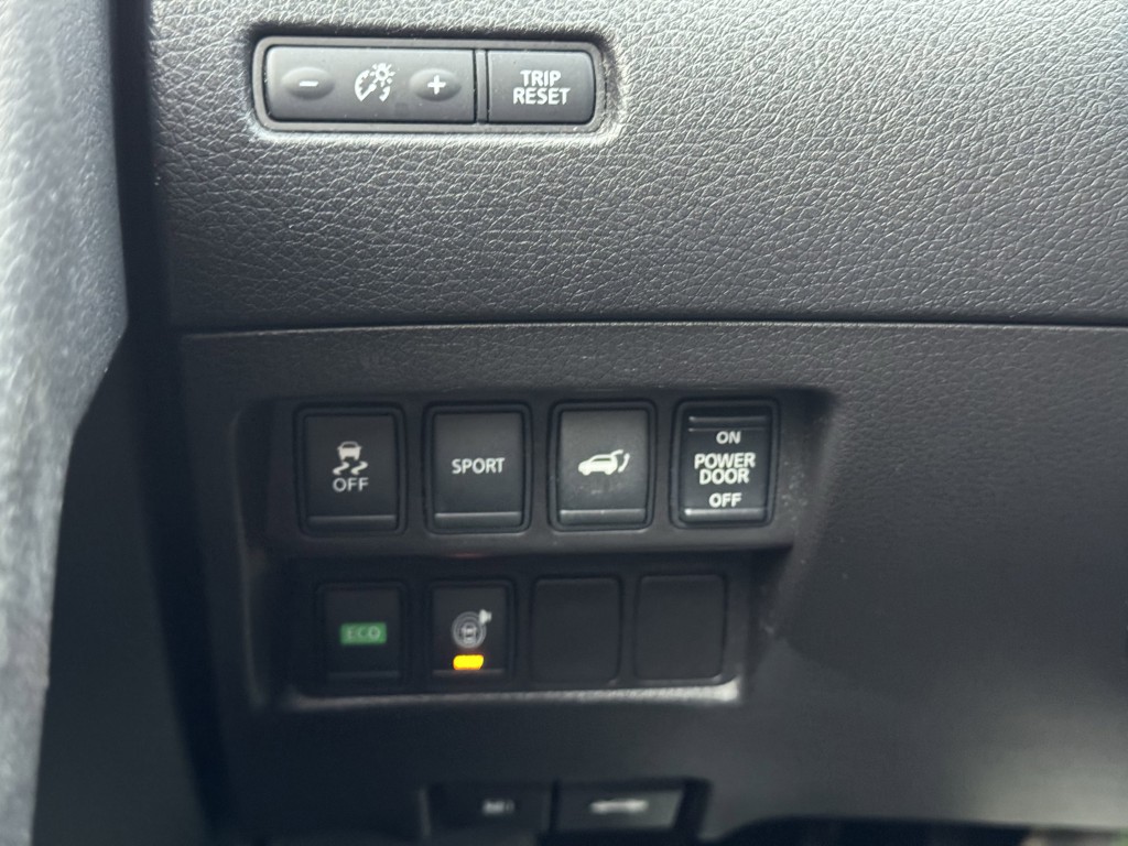 2015 Nissan Rogue Image 23