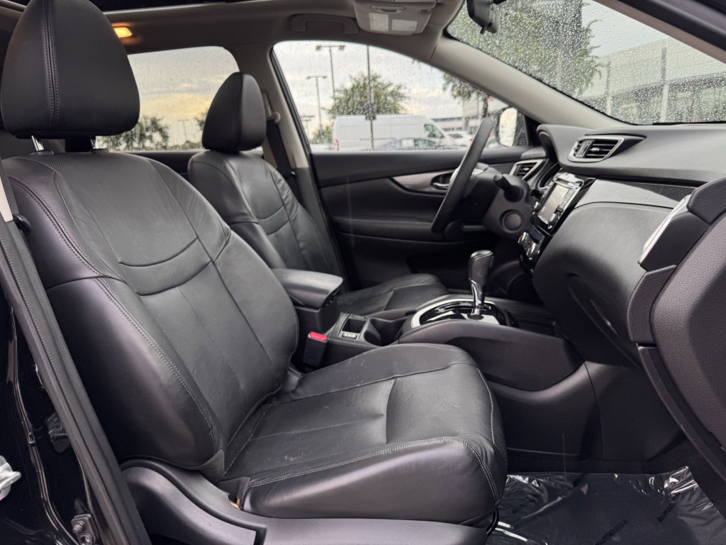 2015 Nissan Rogue Image 26
