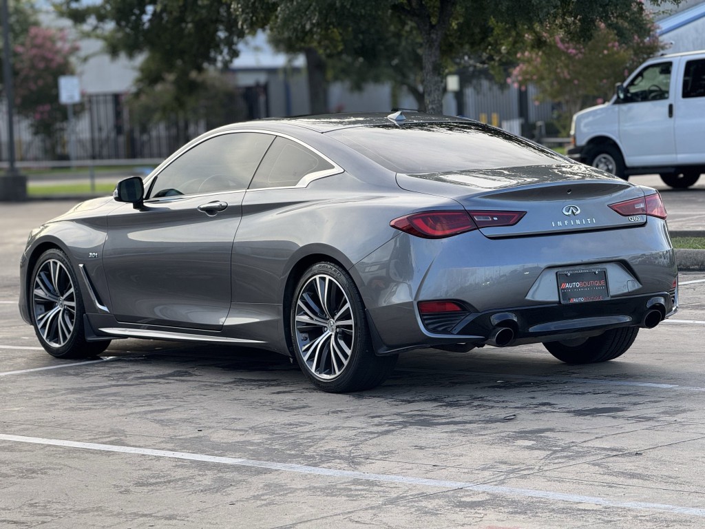 2018 INFINITI Q60 Image 11