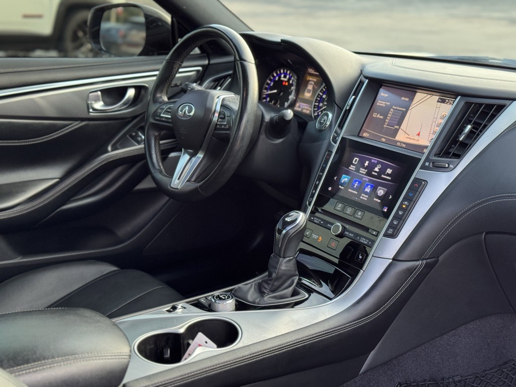 2018 INFINITI Q60 Image 16