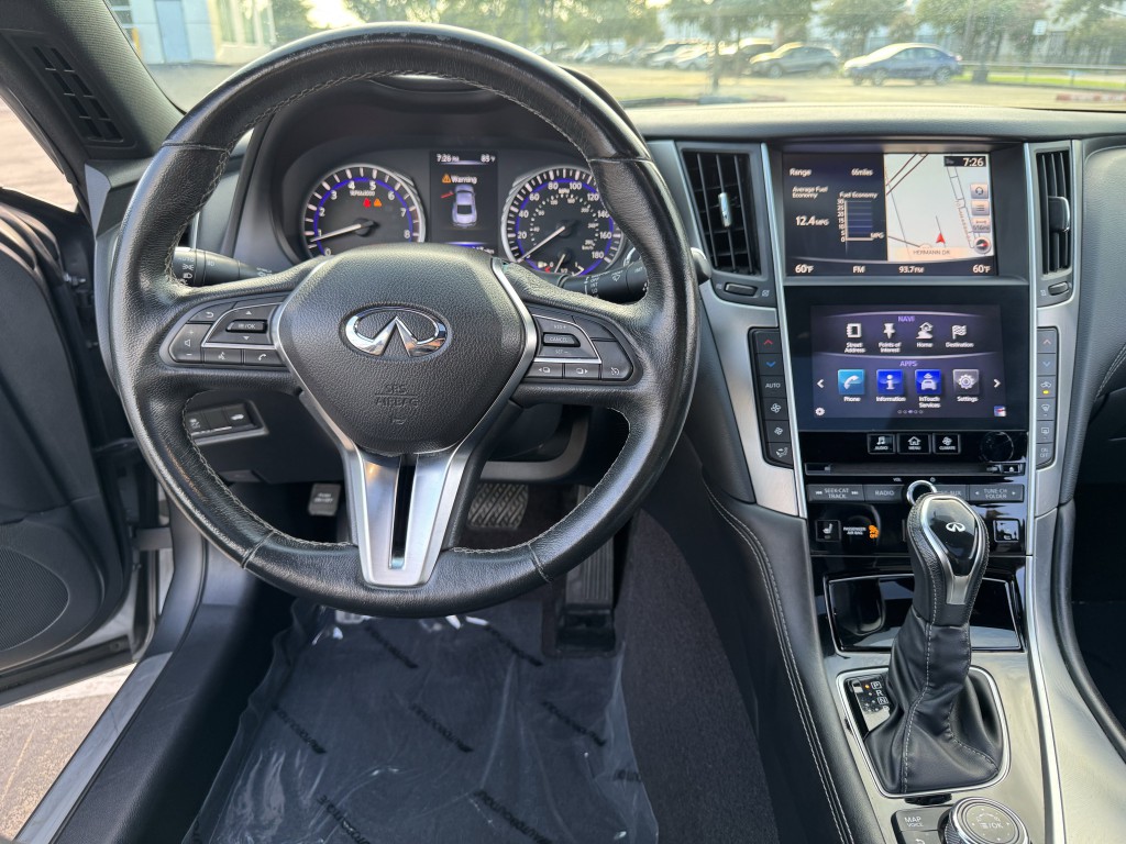 2018 INFINITI Q60 Image 17