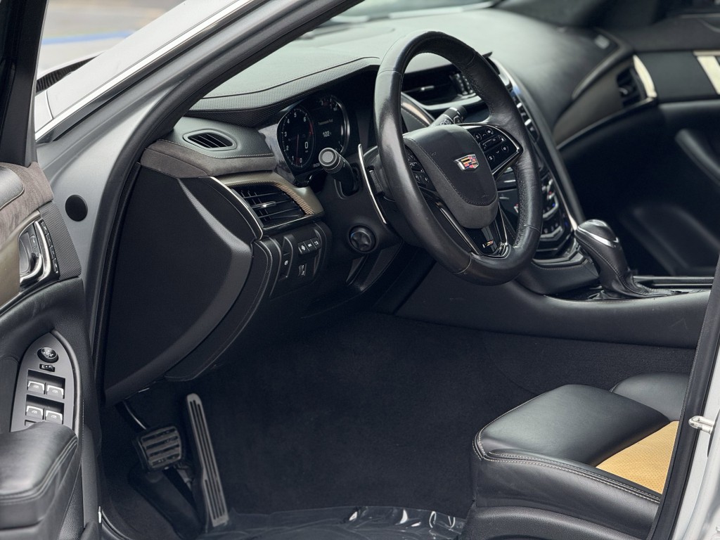 2016 Cadillac CTS Image 17