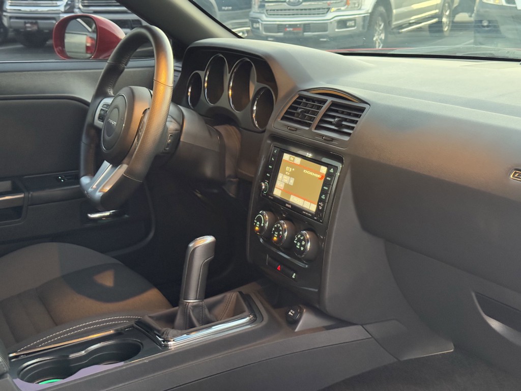 2014 Dodge Challenger Image 12