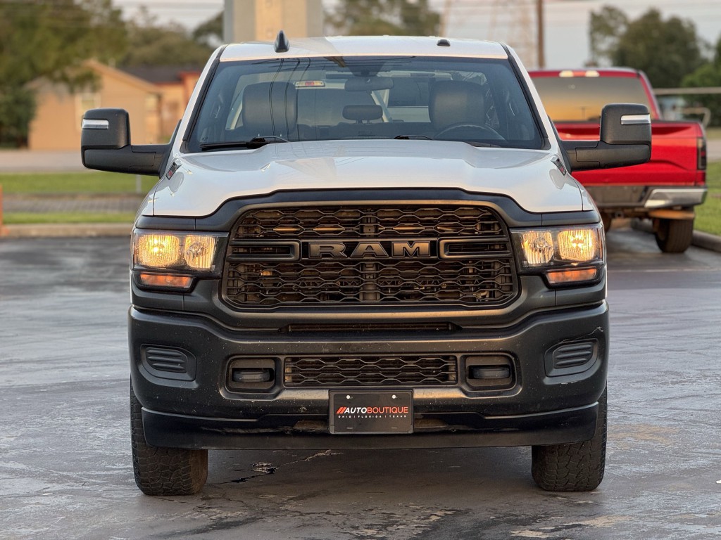 2023 RAM 3500 Image 6