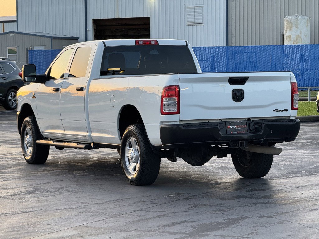 2023 RAM 3500 Image 8