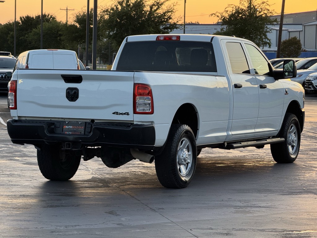 2023 RAM 3500 Image 9