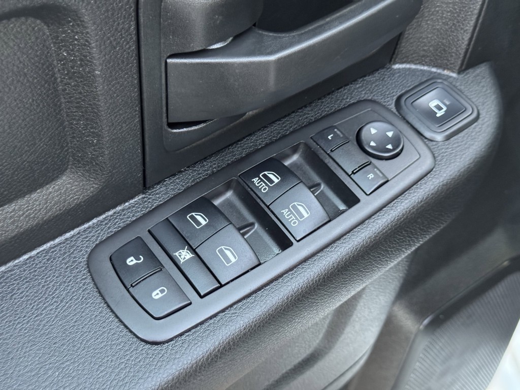 2023 RAM 3500 Image 20
