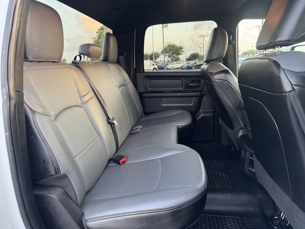 2023 RAM 3500 Image 23