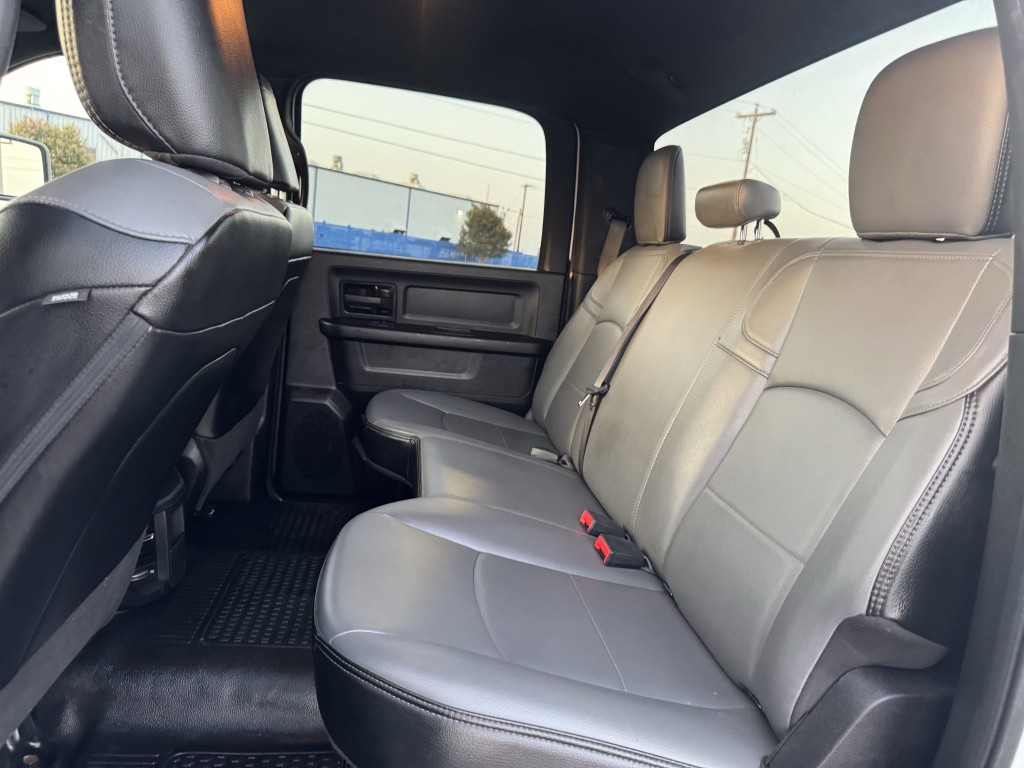 2023 RAM 3500 Image 24