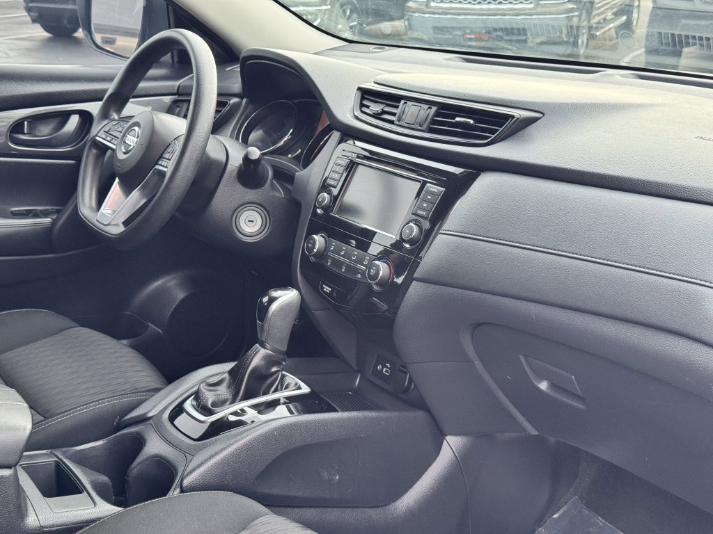 2019 Nissan Rogue Image 13