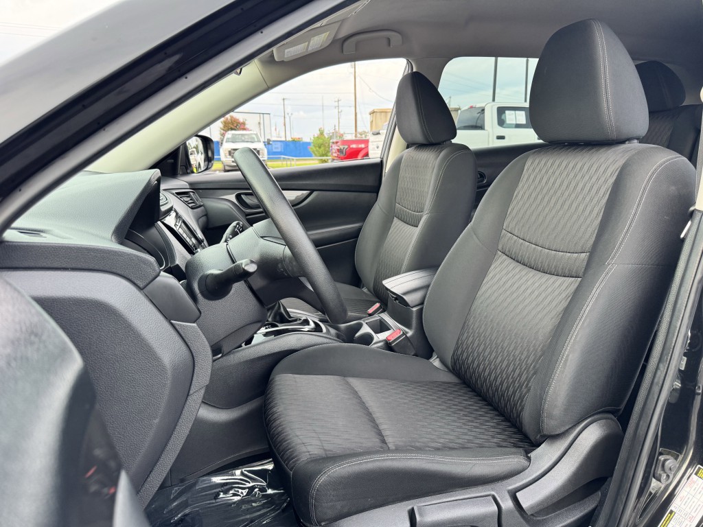 2019 Nissan Rogue Image 24