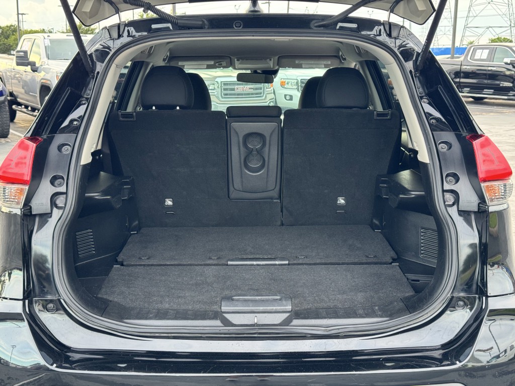 2019 Nissan Rogue Image 28