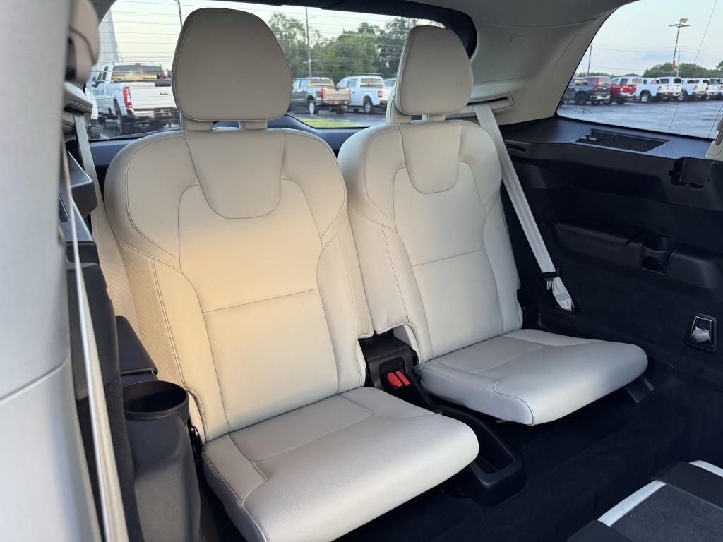 2023 Volvo XC90 Image 24