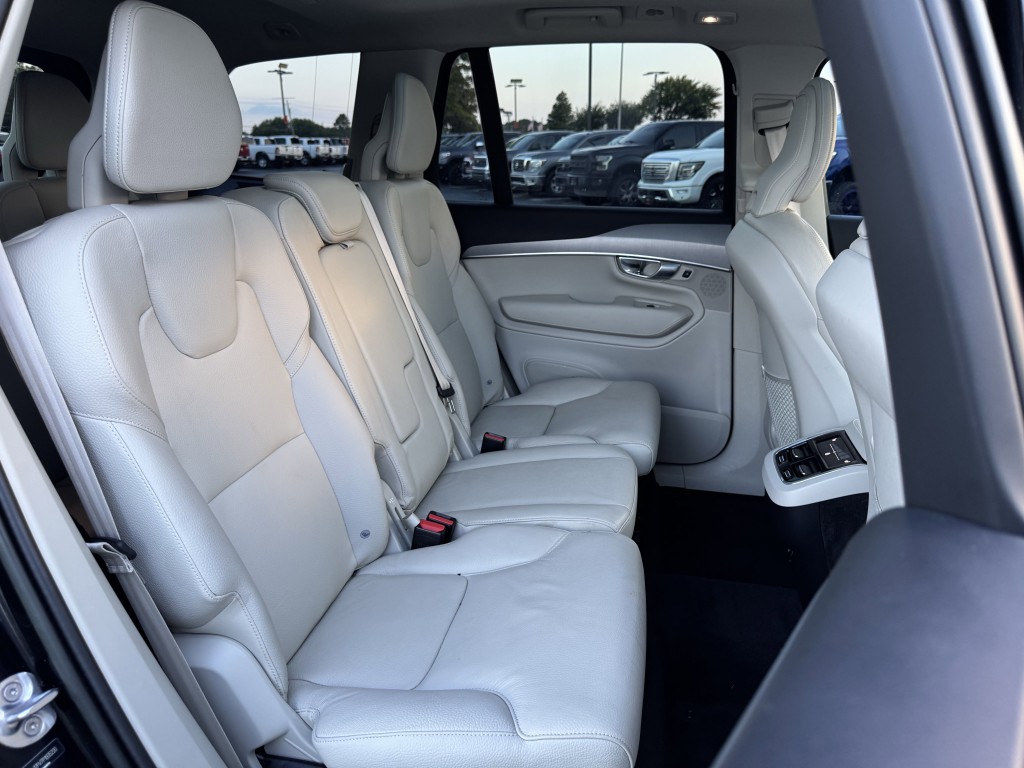 2023 Volvo XC90 Image 25