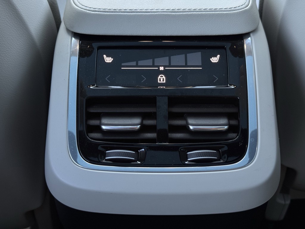 2023 Volvo XC90 Image 27