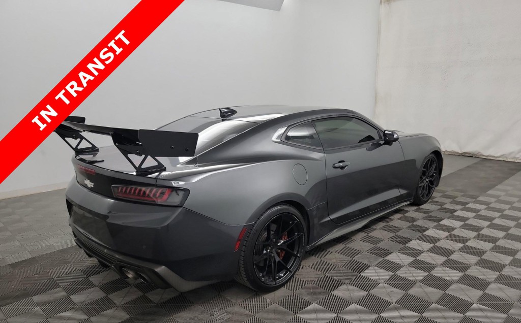 2017 Chevrolet Camaro Image 8