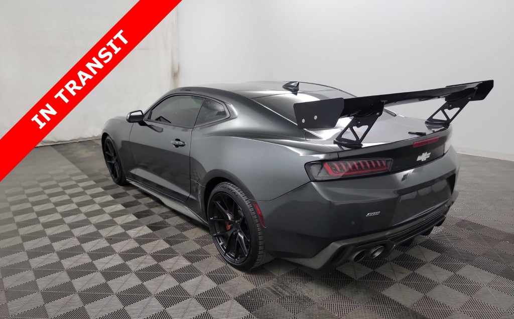 2017 Chevrolet Camaro Image 9