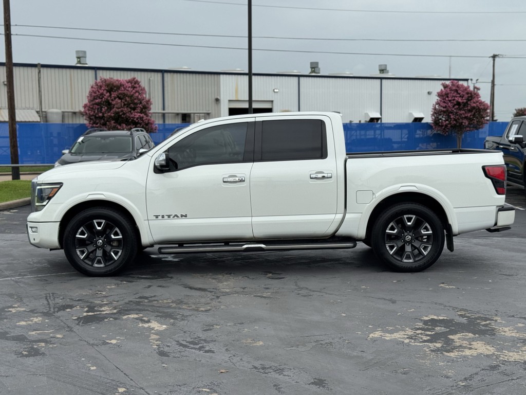 2021 Nissan Titan Image 10