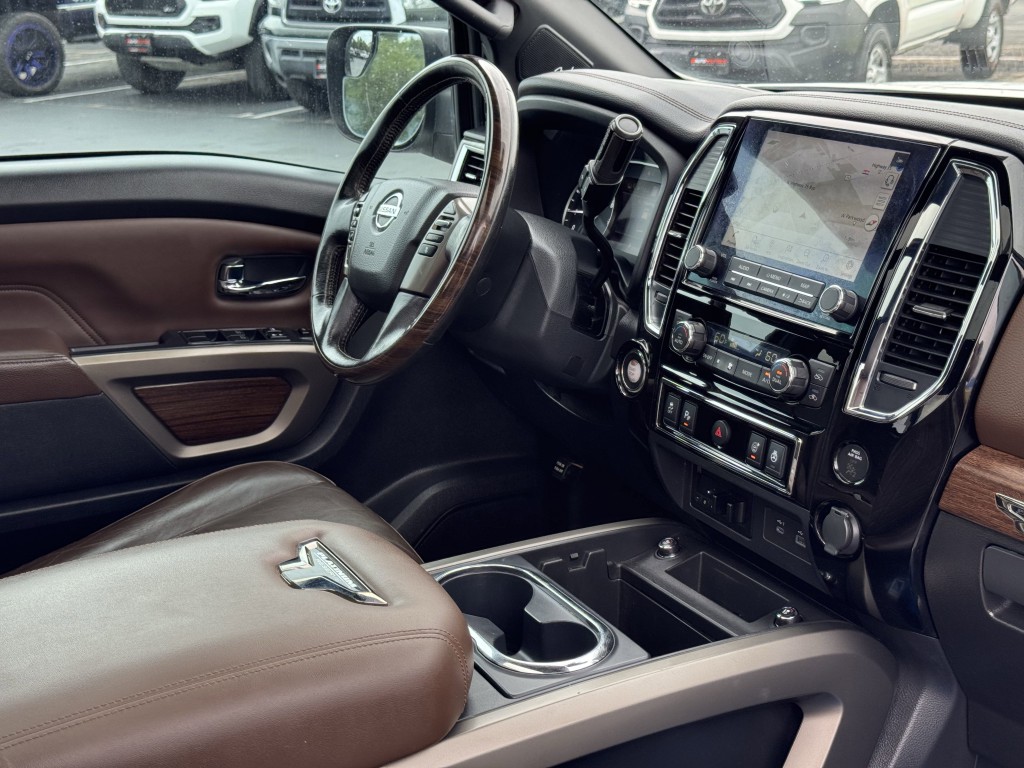 2021 Nissan Titan Image 13