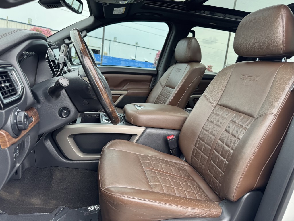 2021 Nissan Titan Image 25