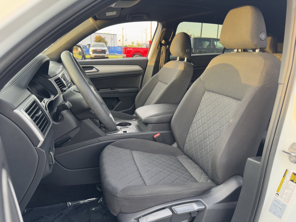 2020 Volkswagen Atlas Cross Sport Image 18