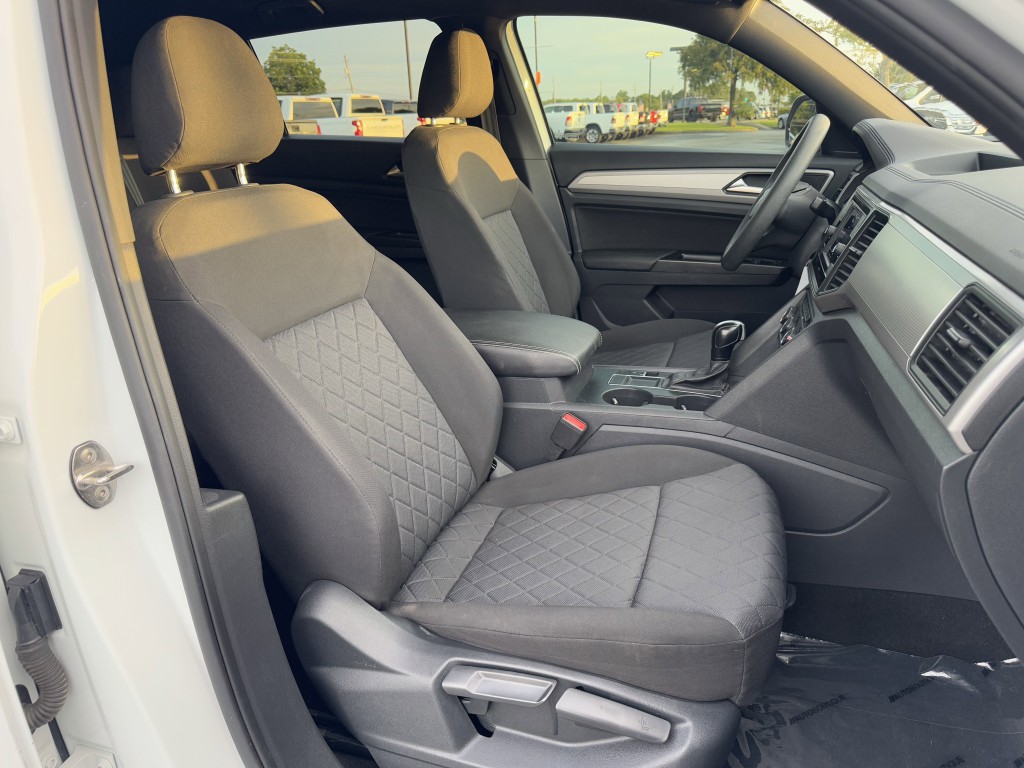 2020 Volkswagen Atlas Cross Sport Image 19