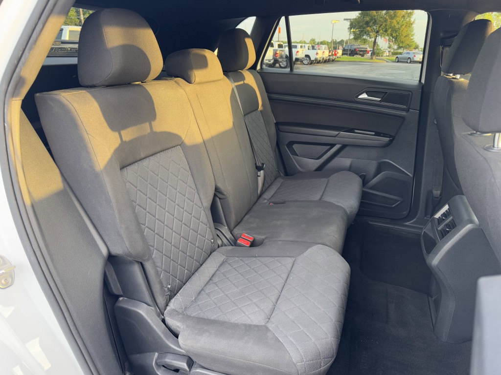 2020 Volkswagen Atlas Cross Sport Image 20