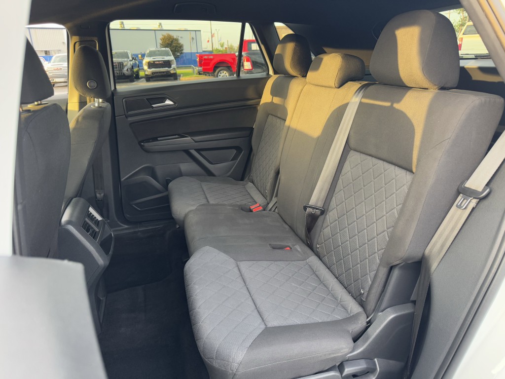 2020 Volkswagen Atlas Cross Sport Image 21